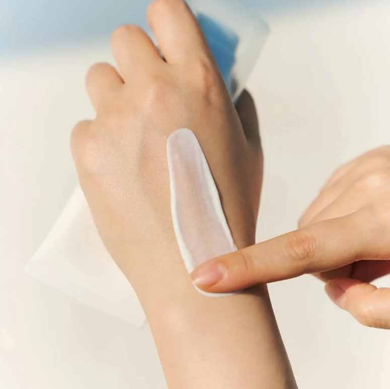 SKIN1004 Madagascar Centella Hyalu-Cica Water-Fit Sun Serum 50ml